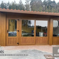 Cierre de porche para vivienda con carpintería de PVC