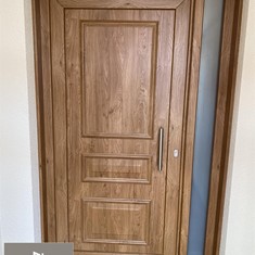 Colocación puerta de entrada